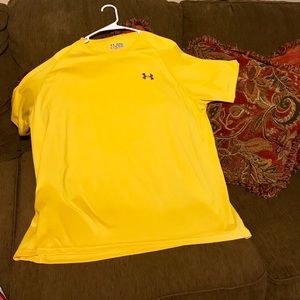 UA bright yellow shirt heat gear great condition